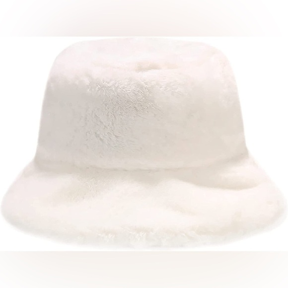 NWOT Zara Fuzzy Adjustable Bucket Hat in Cream OS - Picture 5 of 12